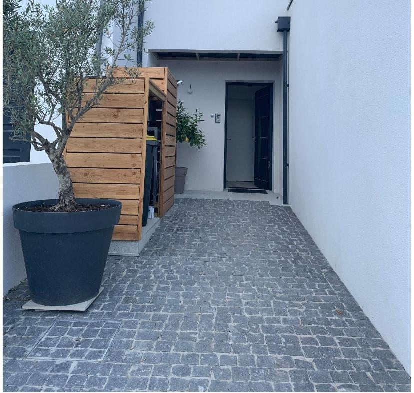Maison Terrasse Proche Centre Ville Et Ile De Re La Rochelle  Exterior foto